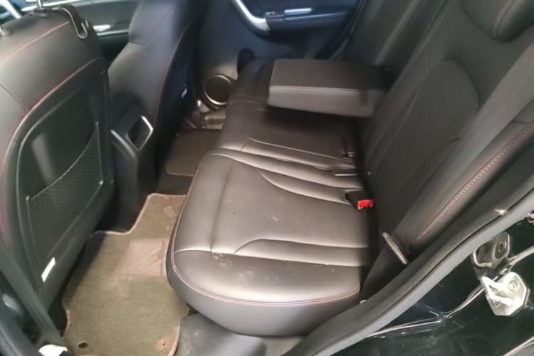 Used Haval H6 2015 Sport Edition 1.5T Automatic Two-Wheel Drive Luxury Model Left Rear Seat