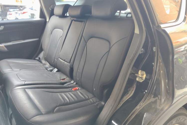 Used Haval H6 2015 Sport Edition 1.5T Manual Two-Wheel Drive Elite Model Left Rear Seat