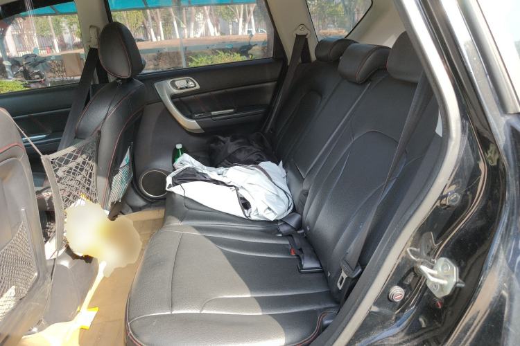 Used Haval H6 2015 Upgraded Model 1.5T Manual Two-Wheel Drive Elite Version Left Rear Seat