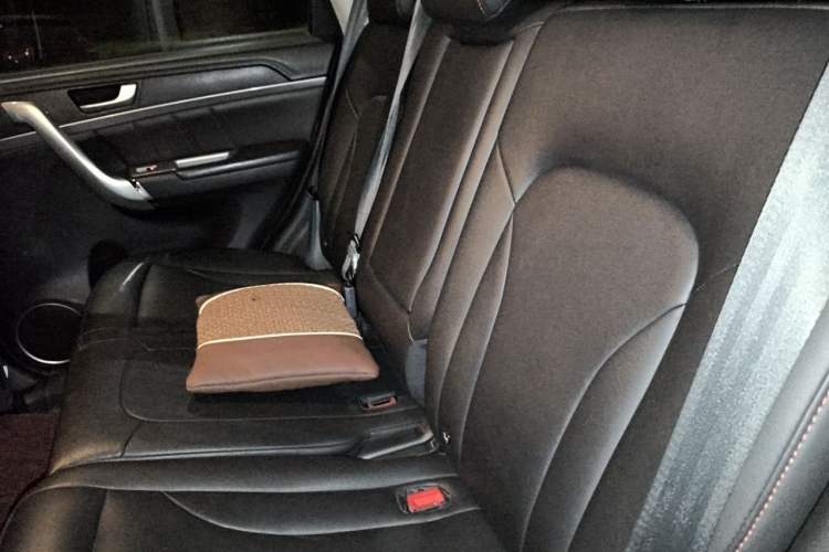 Used Haval H6 2015 Sport Edition 1.5T Automatic Two-Wheel Drive Luxury Model Left Rear Seat