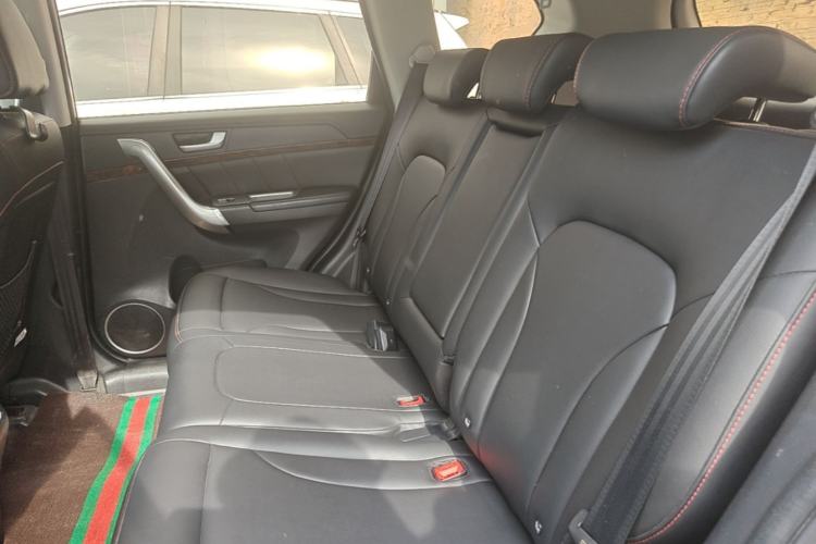 Used Haval H6 2015 Revised Version Sport Edition 1.5T Manual Transmission Two-Wheel Drive Elite Grade Left Rear Seat