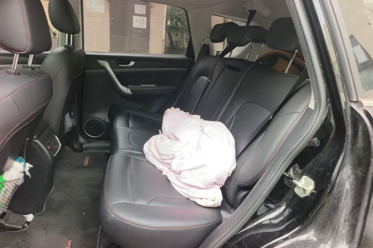 Used Haval H6 2015 Sport Edition 1.5T Automatic Two-Wheel Drive Luxury Model Left Rear Seat