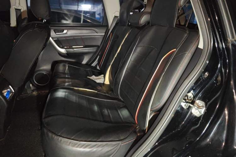 Used Haval H6 2015 Sport Edition 1.5T Automatic Two-Wheel Drive Luxury Model Left Rear Seat