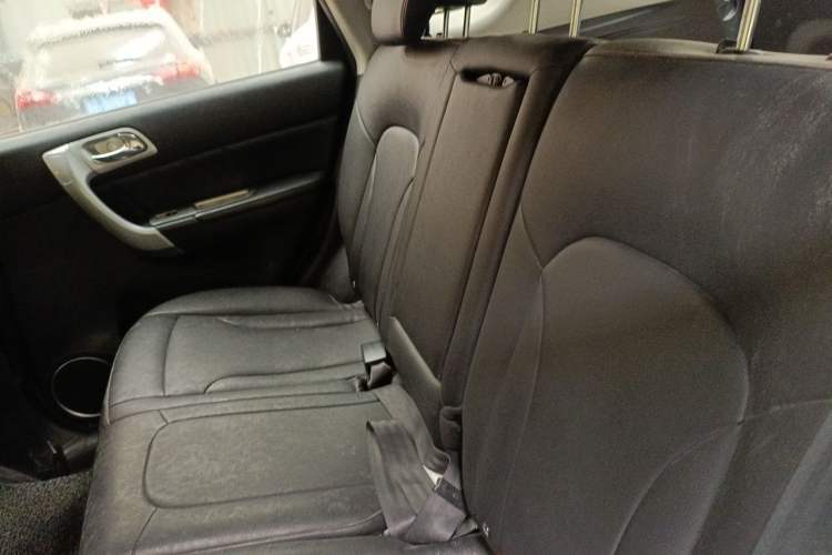 Used Haval H6 2015 Upgraded Model 1.5T Manual Two-Wheel Drive Elite Version Left Rear Seat