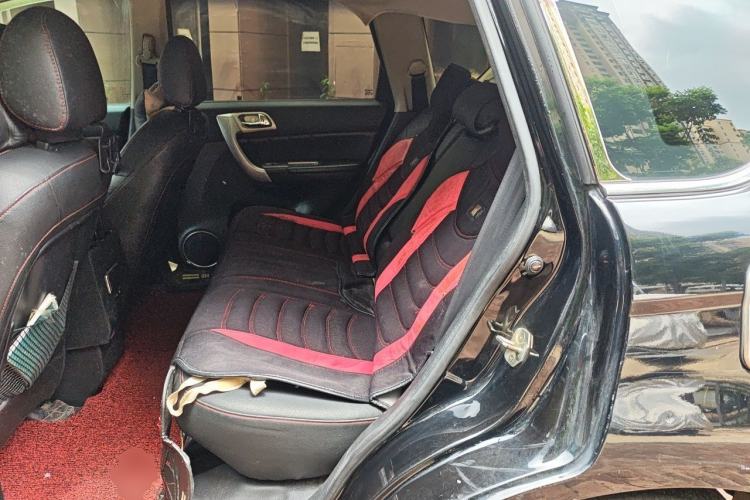 Used Haval H6 2015 Upgraded Model 1.5T Manual Two-Wheel Drive Elite Version Left Rear Seat
