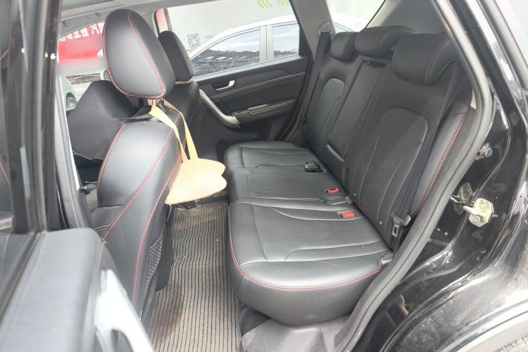 Used Haval H6 2015 Sport Edition 1.5T Automatic Two-Wheel Drive Luxury Model Left Rear Seat