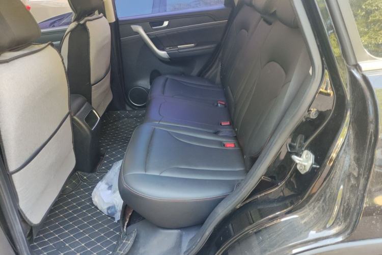 Used Haval H6 2015 Sport Edition 1.5T Automatic Two-Wheel Drive Luxury Model Left Rear Seat