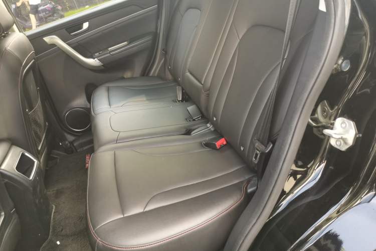 Used Haval H6 2015 Sport Edition 1.5T Automatic Two-Wheel Drive Luxury Model Left Rear Seat