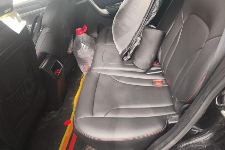Used Haval H6 2015 Sport Edition 1.5T Automatic Two-Wheel Drive Luxury Model Left Rear Seat