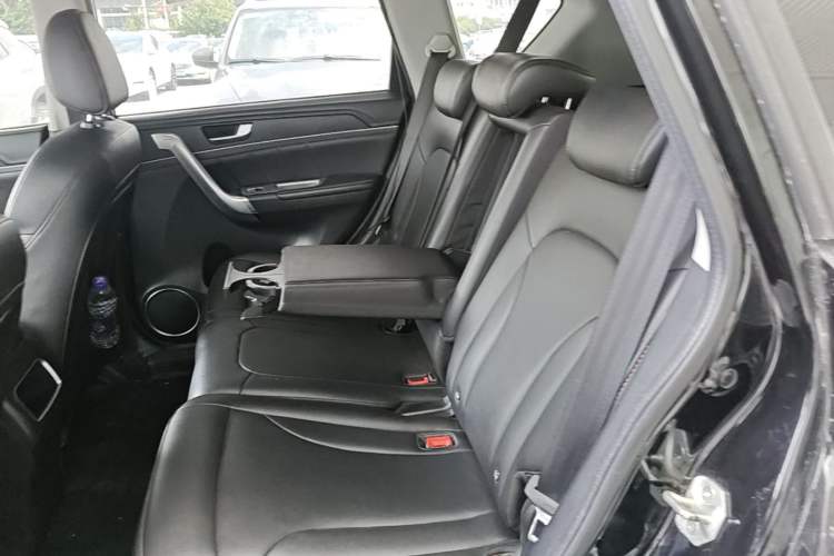 Used Haval H6 2015 Sport Edition 1.5T Automatic Two-Wheel Drive Luxury Model Left Rear Seat