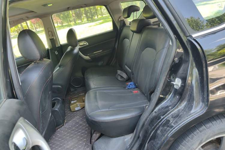 Used Haval H6 2015 Upgraded Model 1.5T Manual Two-Wheel Drive Elite Version Left Rear Seat