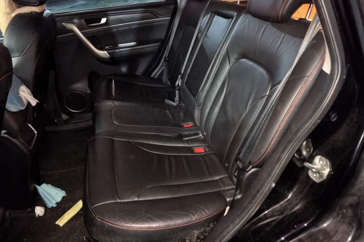 Used Haval H6 2015 Sport Edition 1.5T Automatic Two-Wheel Drive Luxury Model Left Rear Seat