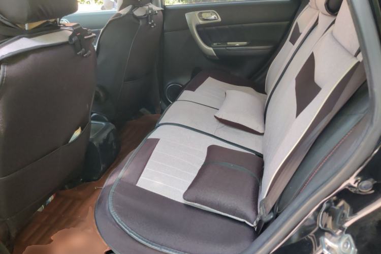 Used Haval H6 2015 Upgraded Model 1.5T Manual Two-Wheel Drive Elite Version Left Rear Seat