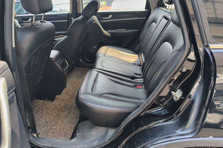 Used Haval H6 2015 Sport Edition 1.5T Automatic Two-Wheel Drive Luxury Model Left Rear Seat