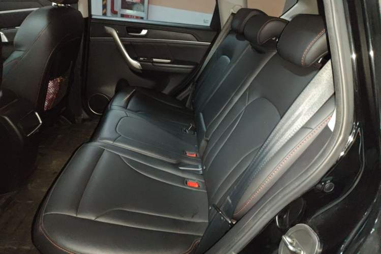 Used Haval H6 2015 Sport Edition 1.5T Automatic Two-Wheel Drive Luxury Model Left Rear Seat