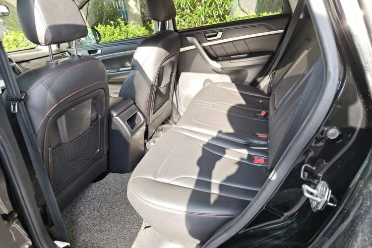 Used Haval H6 2015 Sport Edition 1.5T Automatic Two-Wheel Drive Luxury Model Left Rear Seat