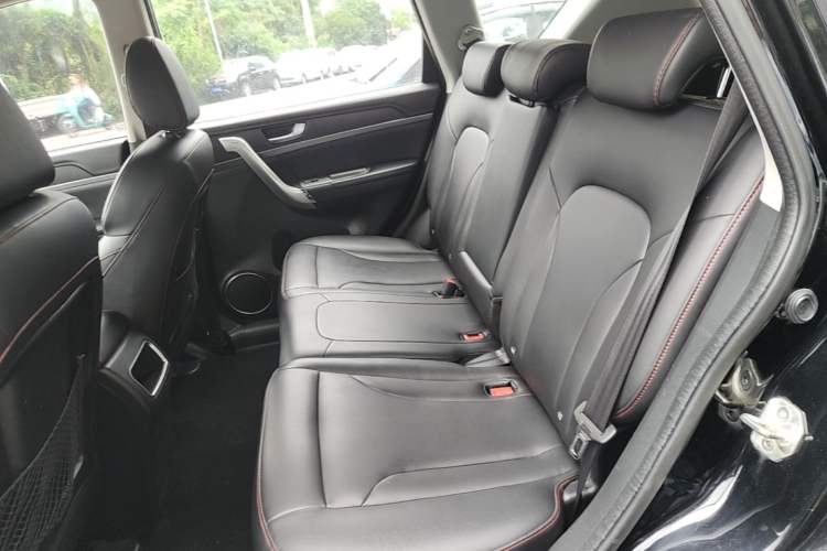 Used Haval H6 2015 Sport Edition 1.5T Automatic Two-Wheel Drive Luxury Model Left Rear Seat