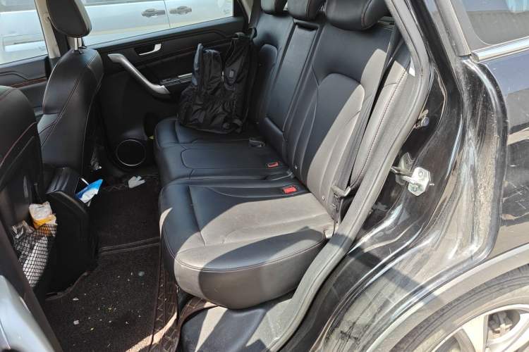 Used Haval H6 2015 Revised Version Sport Edition 1.5T Manual Transmission Two-Wheel Drive Elite Grade Left Rear Seat