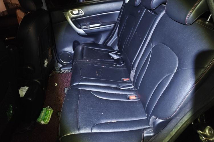 Used Haval H6 2015 Upgraded Model 1.5T Manual Two-Wheel Drive Elite Version Left Rear Seat