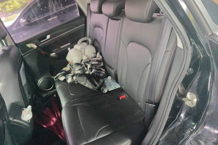 Used Haval H6 2015 Sport Edition 1.5T Automatic Two-Wheel Drive Luxury Model Left Rear Seat
