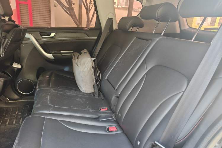 Used Haval H6 2015 Sport Edition 1.5T Automatic Two-Wheel Drive Luxury Model Left Rear Seat