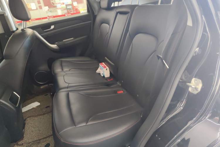 Used Haval H6 2015 Sport Edition 1.5T Automatic Two-Wheel Drive Luxury Model Left Rear Seat
