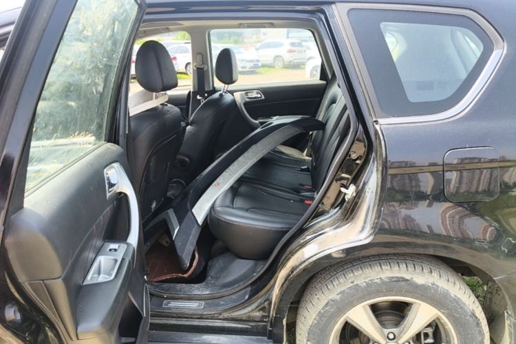 Used Haval H6 2015 Upgraded Model 1.5T Manual Two-Wheel Drive Elite Version Left Rear Seat