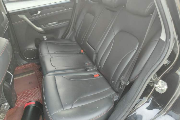Used Haval H6 2015 Sport Edition 1.5T Automatic Two-Wheel Drive Luxury Model Left Rear Seat