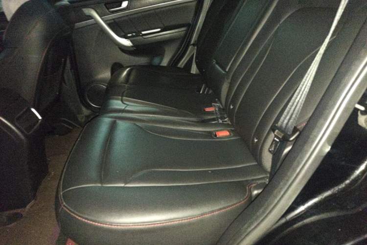 Used Haval H6 2015 Sport Edition 1.5T Automatic Two-Wheel Drive Luxury Model Left Rear Seat