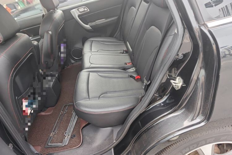 Used Haval H6 2015 Upgraded Model 1.5T Manual Two-Wheel Drive Elite Version Left Rear Seat