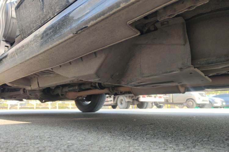 Used Haval H6 2015 Upgraded Model 1.5T Manual 4x4 Elite Version Left Side Sill