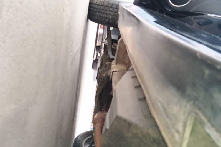 Used Haval H6 2015 Upgraded Model 1.5T Manual Two-Wheel Drive Elite Version Left Side Sill
