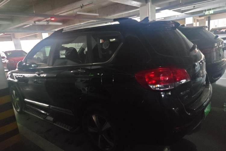 Used Haval H6 2015 Upgraded Model 1.5T Manual Two-Wheel Drive Elite Version Left Side