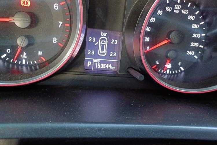 Used Haval H6 2015 Sport Edition 1.5T Automatic Two-Wheel Drive Luxury Model Odometer Close Up
