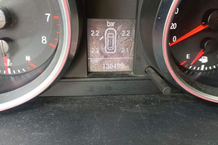 Used Haval H6 2015 Revised Version Sport Edition 1.5T Manual Transmission Two-Wheel Drive Elite Grade Odometer Close Up