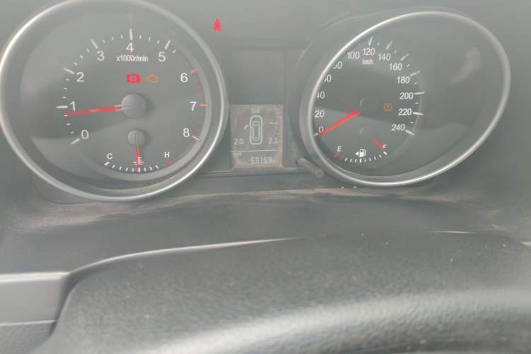 Used Haval H6 2015 Upgraded Model 1.5T Manual Two-Wheel Drive Elite Version Odometer Close Up