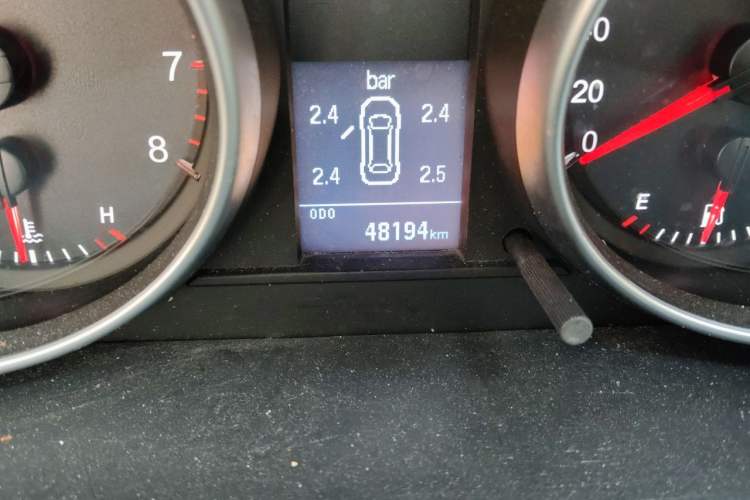 Used Haval H6 2015 Sport Edition 1.5T Manual Two-Wheel Drive Elite Model Odometer Close Up