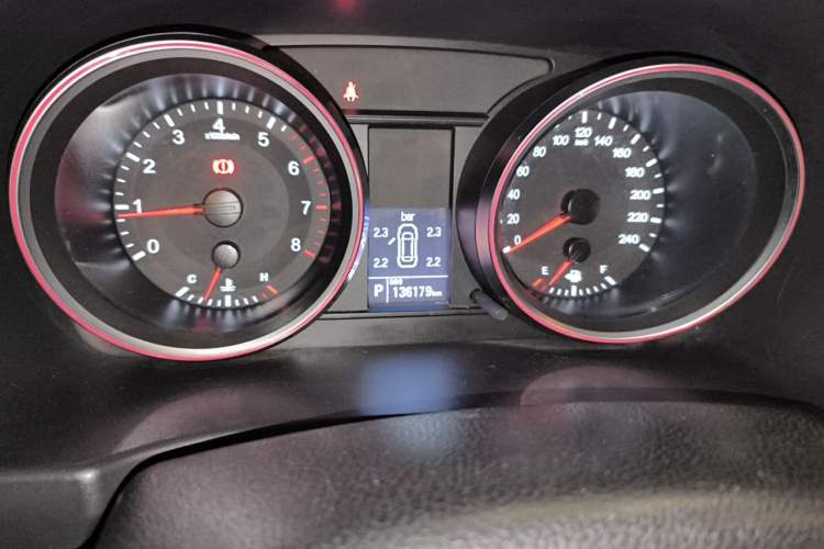 Used Haval H6 2015 Sport Edition 1.5T Automatic Two-Wheel Drive Luxury Model Odometer Close Up