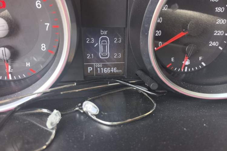 Used Haval H6 2015 Sport Edition 1.5T Automatic Two-Wheel Drive Luxury Model Odometer Close Up