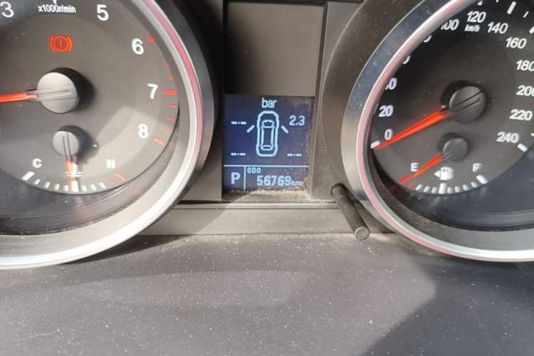 Used Haval H6 2015 Sport Edition 1.5T Automatic Two-Wheel Drive Luxury Model Odometer Close Up