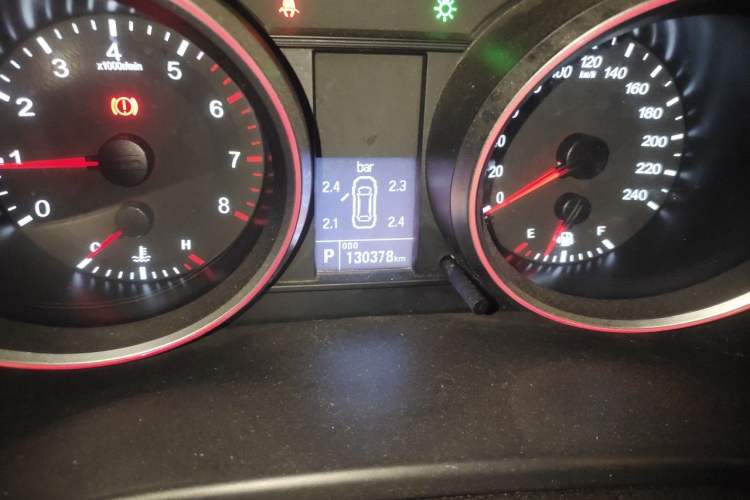Used Haval H6 2015 Sport Edition 1.5T Automatic Two-Wheel Drive Luxury Model Odometer Close Up