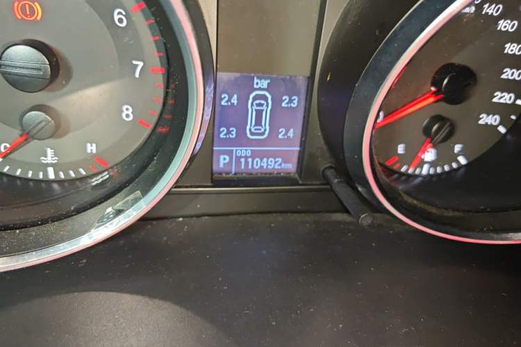 Used Haval H6 2015 Sport Edition 1.5T Automatic Two-Wheel Drive Luxury Model Odometer Close Up