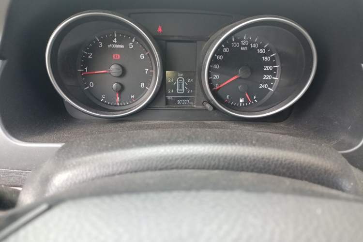 Used Haval H6 2015 Sport Edition 1.5T Manual Two-Wheel Drive Elite Model Odometer Close Up