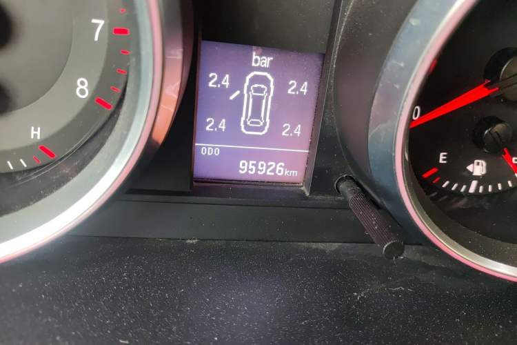 Used Haval H6 2015 Revised Version Sport Edition 1.5T Manual Transmission Two-Wheel Drive Elite Grade Odometer Close Up