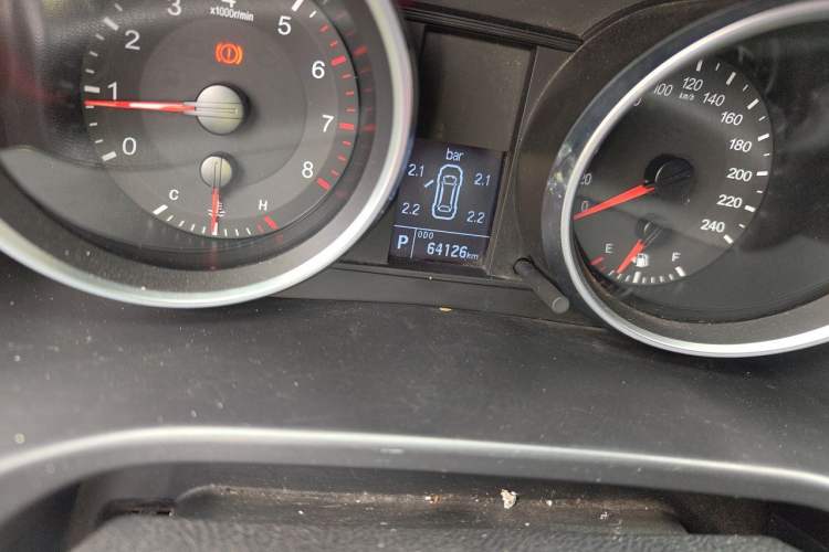 Used Haval H6 2015 Sport Edition 1.5T Automatic Two-Wheel Drive Luxury Model Odometer Close Up