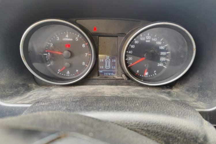 Used Haval H6 2015 Upgraded Model 1.5T Manual Two-Wheel Drive Elite Version Odometer Close Up