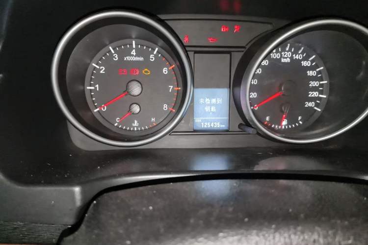 Used Haval H6 2015 Sport Edition 1.5T Manual Two-Wheel Drive Elite Model Odometer Close Up