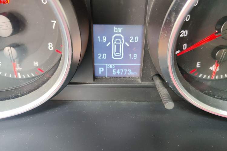 Used Haval H6 2015 Sport Edition 1.5T Automatic Two-Wheel Drive Luxury Model Odometer Close Up