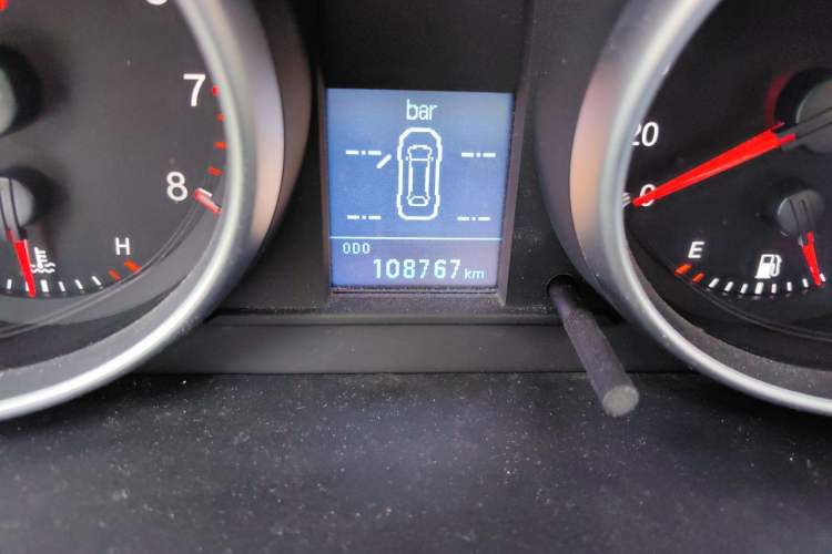 Used Haval H6 2015 Upgraded Model 1.5T Manual Two-Wheel Drive Elite Version Odometer Close Up