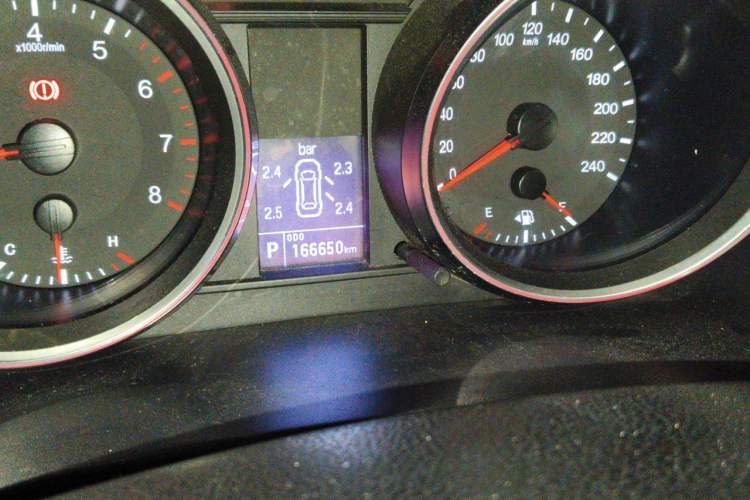 Used Haval H6 2015 Sport Edition 1.5T Automatic Two-Wheel Drive Luxury Model Odometer Close Up
